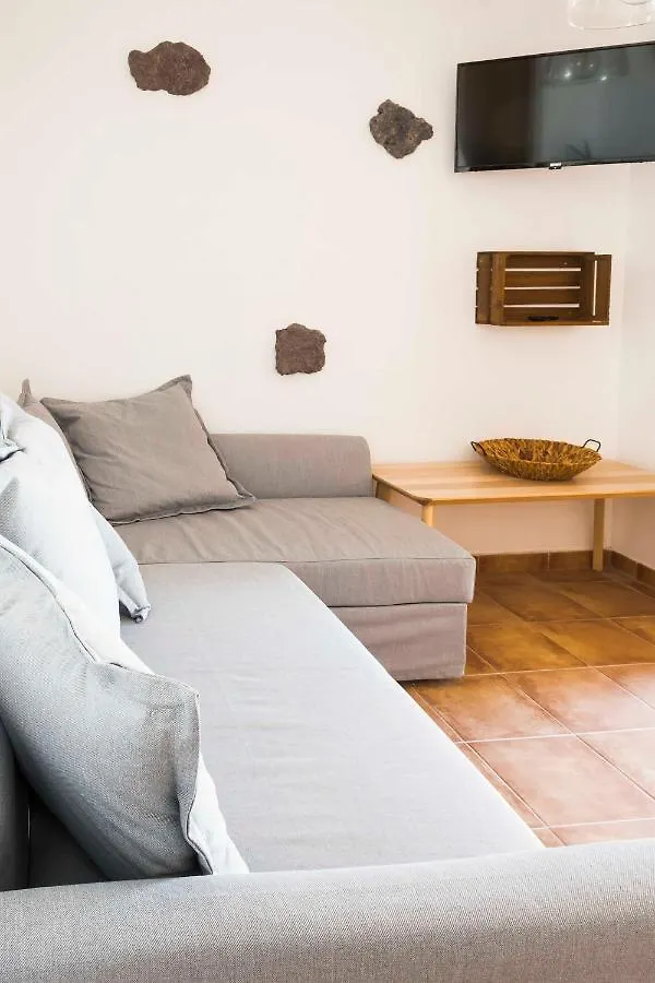 CASAS EN FINCA ECOLÓGICA EL BICLEN, NATURALEZA, CALMA Y VISTAS al MAR, Icod el Alto Сasa de vacaciones